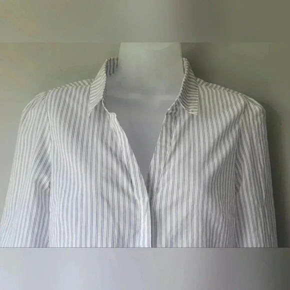 Camaieu Button Down shirt, blue and white striped womens size XS - Picture 2 of 7